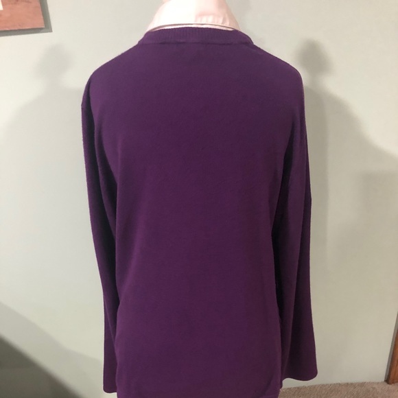 Fuchsia sweater with faux white collar - Picture 3 of 7